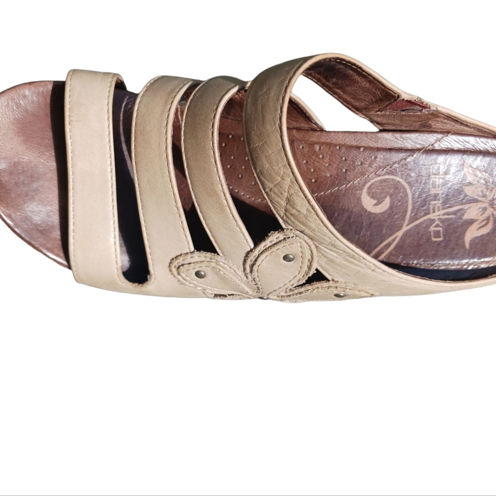 Dansko NIGELLA Tan Sandals with Contoured Footbed - Picture 3 of 5